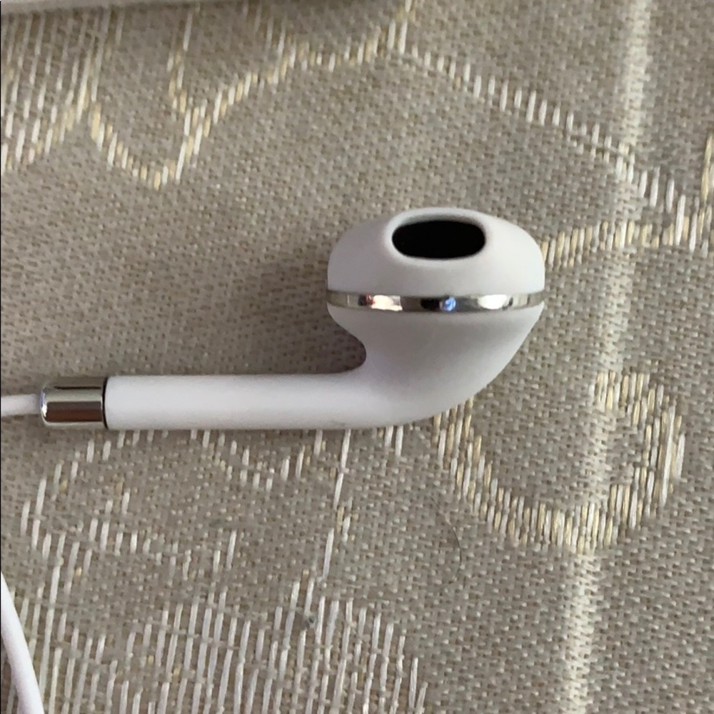 Bluetooth earbuds - Picture 3 of 5